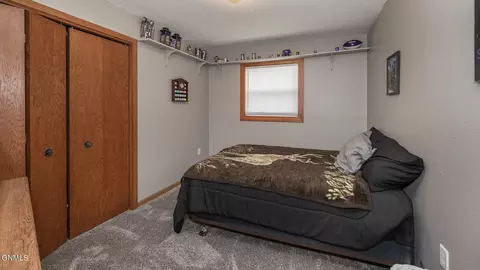 Bedroom - 425 5th Ave NW, Killdeer, ND 58640 photo 1 of 6
