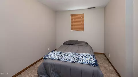 Bedroom - 425 5th Ave NW, Killdeer, ND 58640 photo 4 of 6