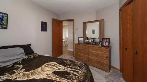 Bedroom - 425 5th Ave NW, Killdeer, ND 58640 photo 2 of 6