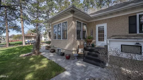 606 1st Ave E, Dickinson, ND 58601 photo 33