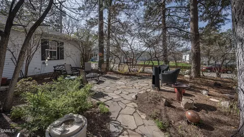 606 1st Ave E, Dickinson, ND 58601 photo 32
