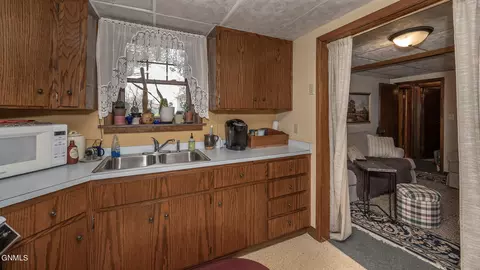 606 1st Ave E, Dickinson, ND 58601 photo 27