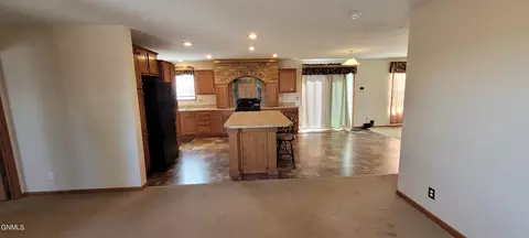 514 6th Ave, Max, ND 58759 photo 3