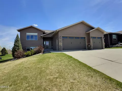 4509 Normandy St, Bismarck, ND 58503