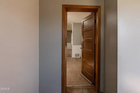 Entry Way - 4950 27th Ave, Mandan, ND 58554 photo 2 of 8