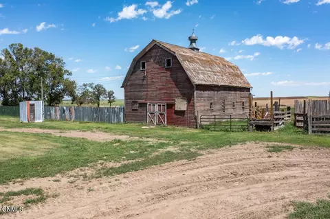 Exterior - 4950 27th Ave, Mandan, ND 58554 photo 5 of 5
