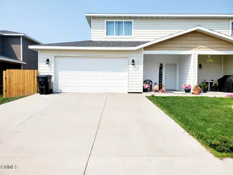 1113 9th St SW, Watford City, ND 58854