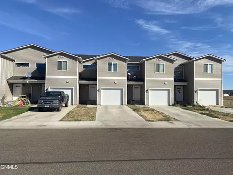 815 3rd St NW, Sidney, MT 59270