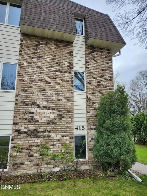 415 1st St, Bismarck, ND 58501