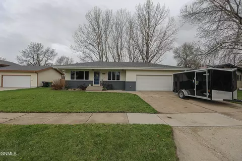 1706 E Omaha Dr, Bismarck, ND 58504 photo 63