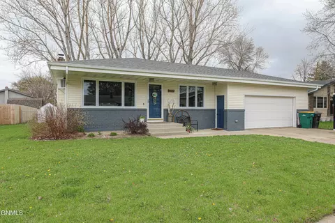 1706 E Omaha Dr, Bismarck, ND 58504 photo 66