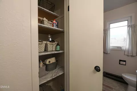 1706 E Omaha Dr, Bismarck, ND 58504 photo 25