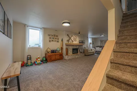 1706 E Omaha Dr, Bismarck, ND 58504 photo 36