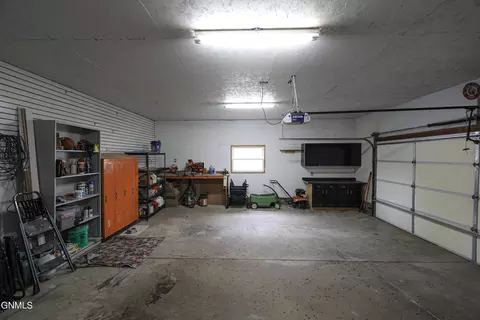 1706 E Omaha Dr, Bismarck, ND 58504 photo 52