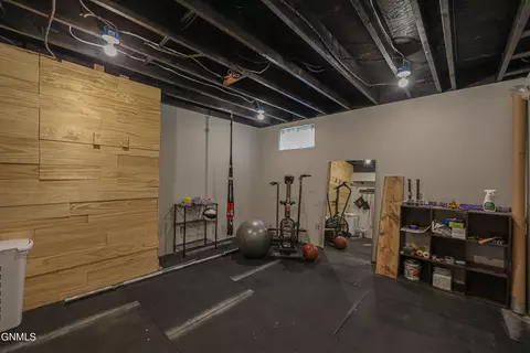 1706 E Omaha Dr, Bismarck, ND 58504 photo 48
