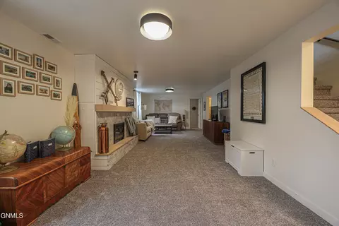 1706 E Omaha Dr, Bismarck, ND 58504 photo 37