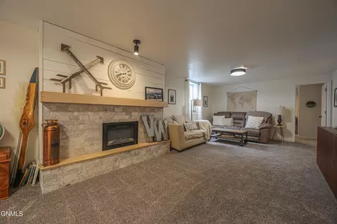 1706 E Omaha Dr, Bismarck, ND 58504 photo 38
