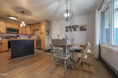 1706 E Omaha Dr, Bismarck, ND 58504 photo 9