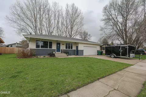 1706 E Omaha Dr, Bismarck, ND 58504 photo 64