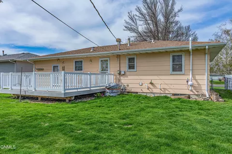 609 Meadow Ln, Bismarck, ND 58504 photo 47