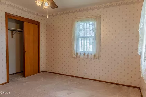 609 Meadow Ln, Bismarck, ND 58504 photo 26