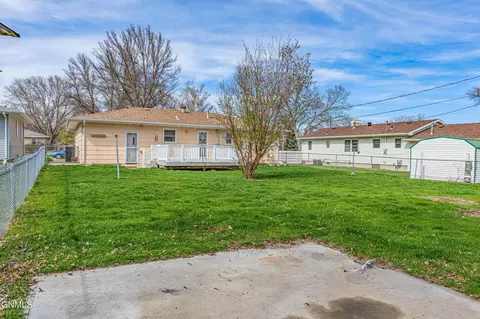 609 Meadow Ln, Bismarck, ND 58504 photo 5
