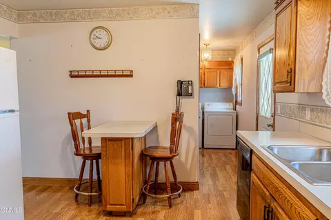 609 Meadow Ln, Bismarck, ND 58504 photo 16
