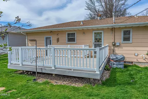 609 Meadow Ln, Bismarck, ND 58504 photo 48