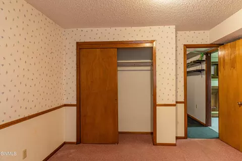 609 Meadow Ln, Bismarck, ND 58504 photo 33