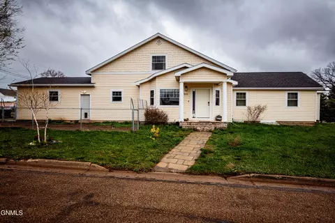 501 2nd St NE, Watford City, ND 58854