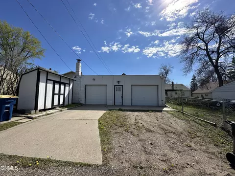 910 6th Ave SE, Jamestown, ND 58401 photo 20