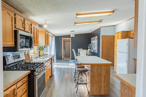 8475 Windmill Rd, Bismarck, ND 58504 photo 4