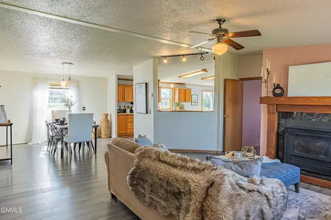 8475 Windmill Rd, Bismarck, ND 58504 photo 14
