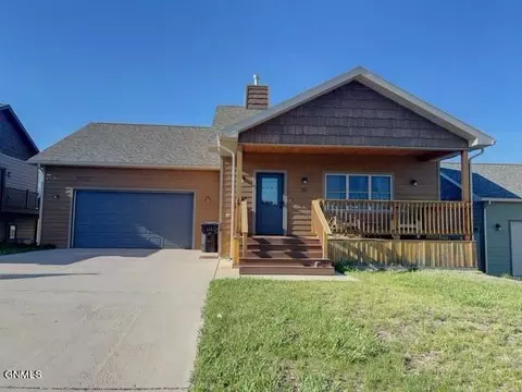 304 7th Ave NW, Watford City, ND 58854