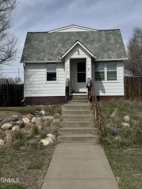 412 Eureka St, Wolf Point, MT 59201