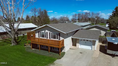 417 2nd Ave NW, Steele, ND 58482 photo 1