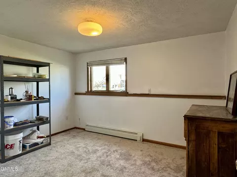 702 1st Ave W, Williston, ND 58801 photo 21
