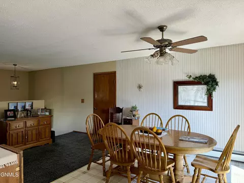 702 1st Ave W, Williston, ND 58801 photo 3