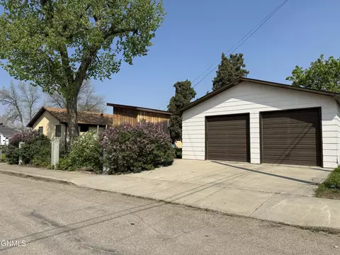 702 1st Ave W, Williston, ND 58801 photo 28