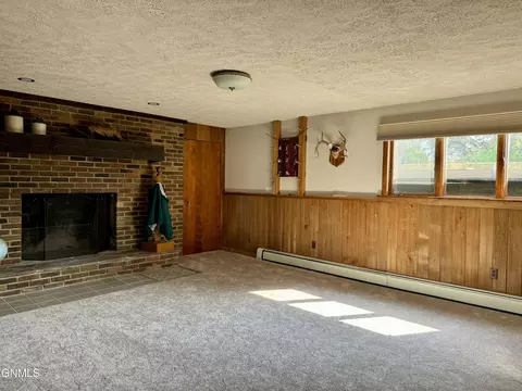 702 1st Ave W, Williston, ND 58801 photo 14