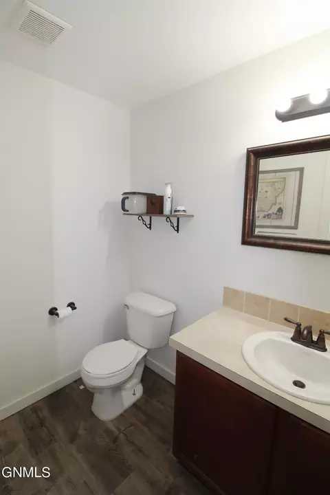 Bath - 2713 23rd St W, Williston, ND 58801 photo 1 of 2