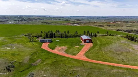 13790 36th St SW, Belfield, ND 58622