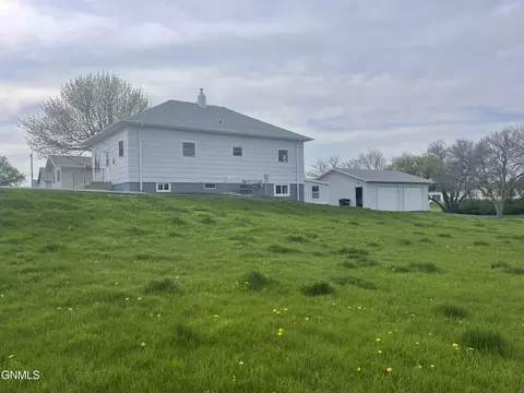 Exterior - 224 Cedar Ave, Linton, ND 58552 photo 5 of 5
