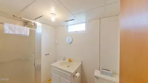Bath - 224 Cedar Ave, Linton, ND 58552 photo 1 of 1