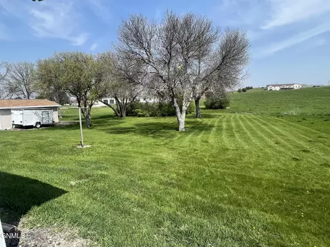 Exterior - 224 Cedar Ave, Linton, ND 58552 photo 1 of 5