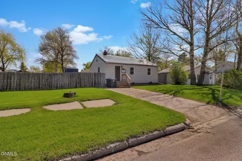 116 Winther St, Ray, ND 58849 photo 2