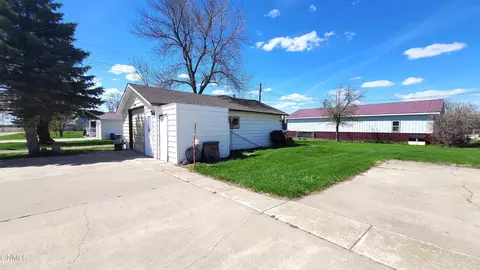 502 2nd St SW, Steele, ND 58482 photo 6