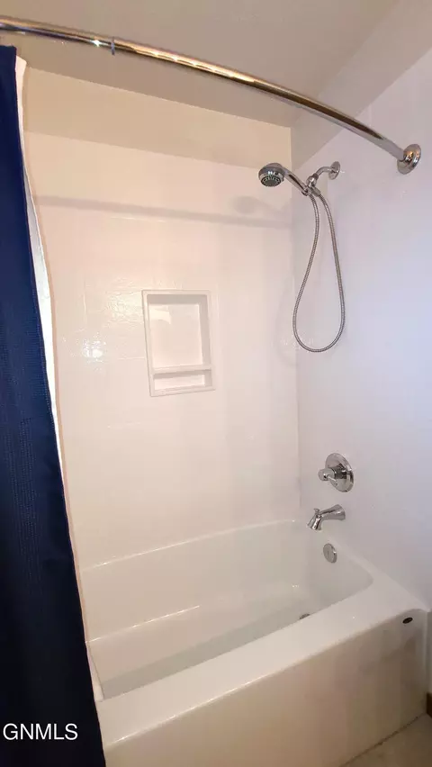 502 2nd St SW, Steele, ND 58482 photo 8