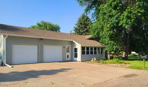 502 2nd St SW, Steele, ND 58482 photo 2