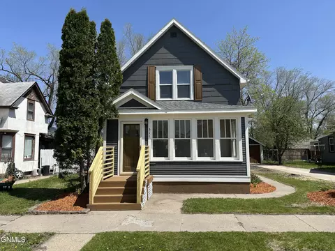 311 4th Ave SW, Jamestown, ND 58401